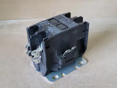 New | in-Stock EATON C25BNB240B Switchgears British Columbia CA | Lenmark #239097