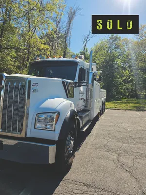 2023 KENWORTH W990 Float Tractor | Title Equipment & Recreation Inc. (1)