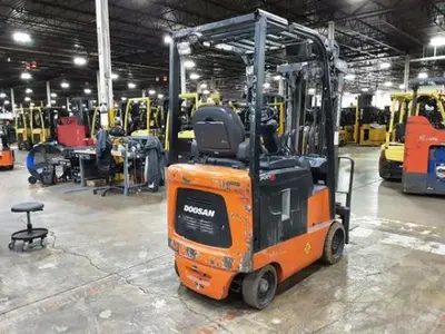 USED 2019 DOOSAN BC15S-5