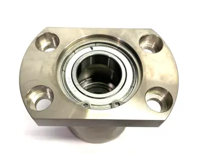 USED MISUMI FLANGED HOUSED DOUBLE BEARING, RETAINED, ROUND