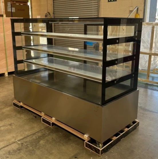 171-0330 71" Glass Donut Pastry Lighted Dry Bakery Case