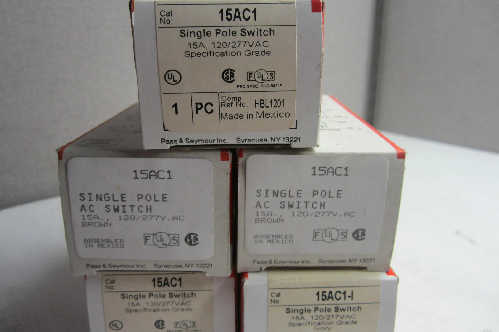 5 NEW PASS & SEYMOUR 15AC1 SINGLE POLE SWITCH