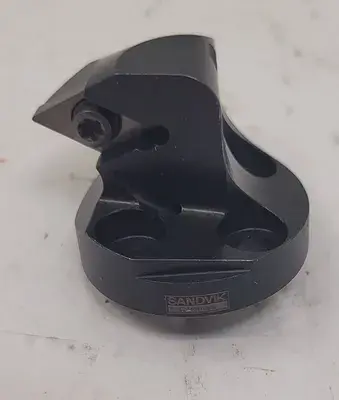 USED SANDVIK COROMANT 570-SDXCL-32-11
