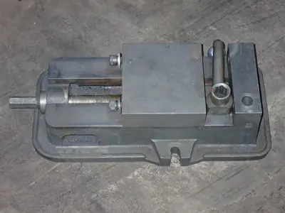 Kurt 6" Vise