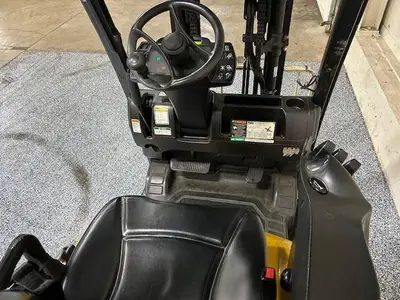 Used 2017 YALE GLC030VX Liquid Propane Forklifts Illinois US | Somerset Equipment Sales #1546284