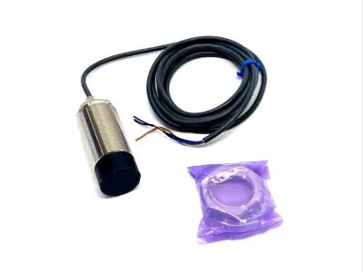 E2B-M30LN30-WZ-C1 | Omron  Cylindrical Proximity Sensor 10-30VDC w/ Mounting Nut - New – Open box