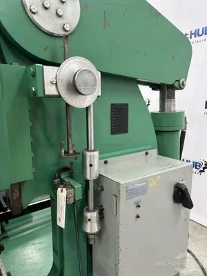 USED 1987 ACCURPRESS 713010