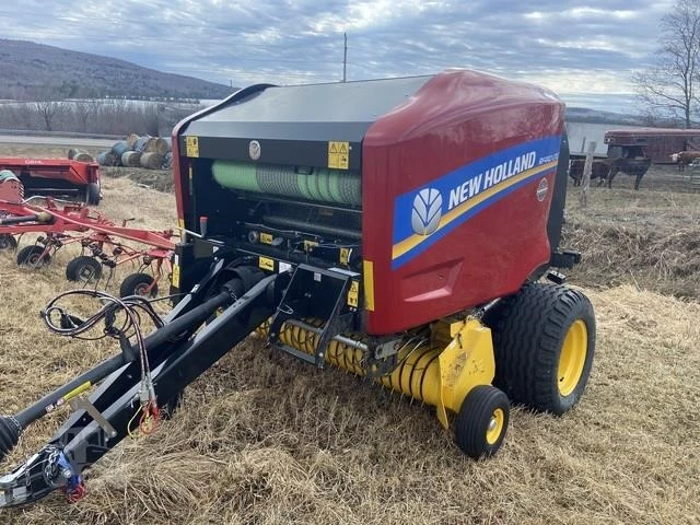 Used 2024 NEW HOLLAND RF440 UTILITY Square Balers Maine US | Beauregard Equipment #1511360