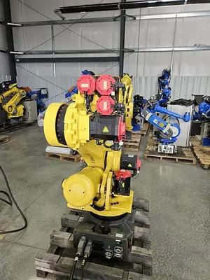 USED 2015 FANUC R-2000IC/210F