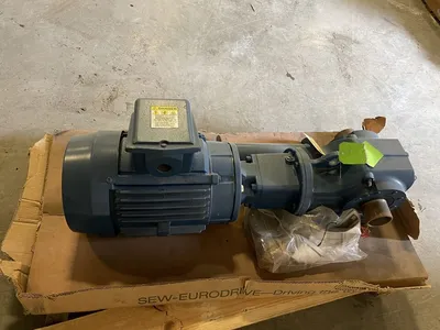 Sew Eurodrive KT77AM213/215 TOSHIBA/4 Gear Drive/Speed Reducer 7.5 HP 72rpm