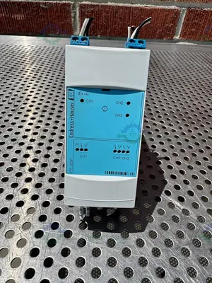 Used ENDRESS + HAUSER NIVOTESTER FTL 325P-O3E3 VIBRONIC POINT LEVEL DETECTOR Electronics & Components California US | Equipment Lab #1271600