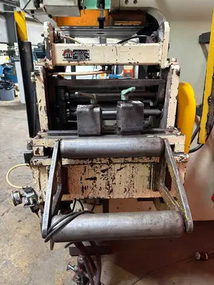 Pre-owned SEYI SINGLE POINT, GAP FRAME PRESS 176 Ton capacity