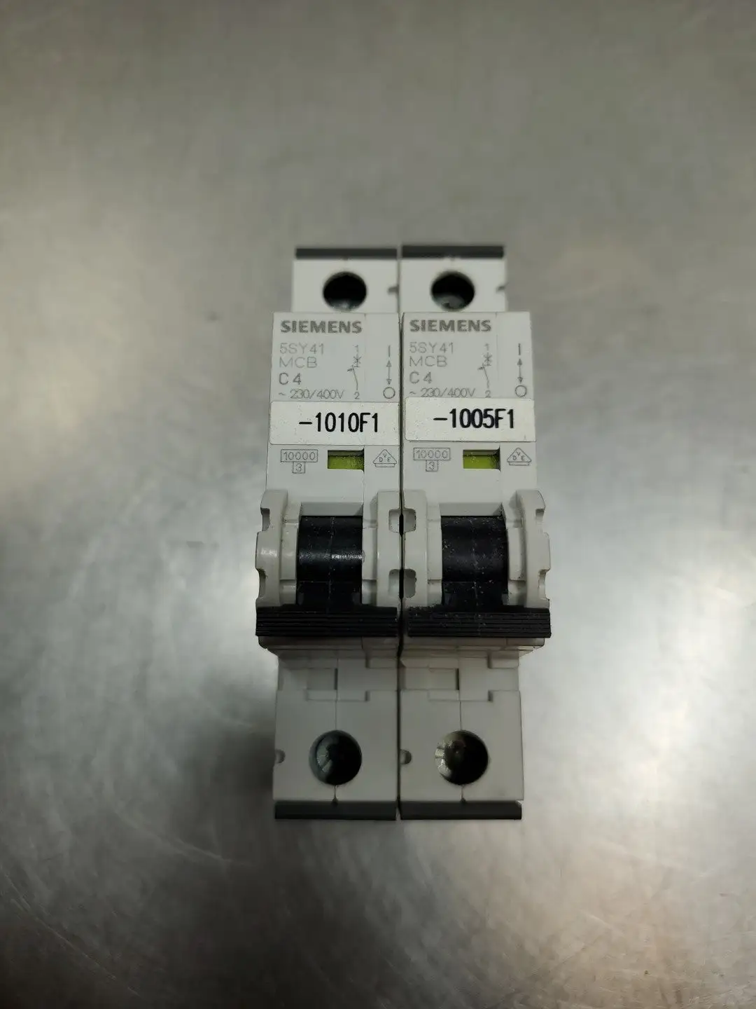 USED Siemens 5SY4104-7 MCB C4 Circuit Breaker, 4A, 230/400V, Lot of 2