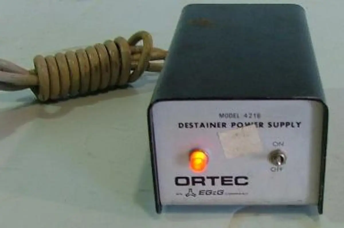 QTY. 1. ORTEC DESTAINER POWER SUPPLY MODEL 4216 SE...