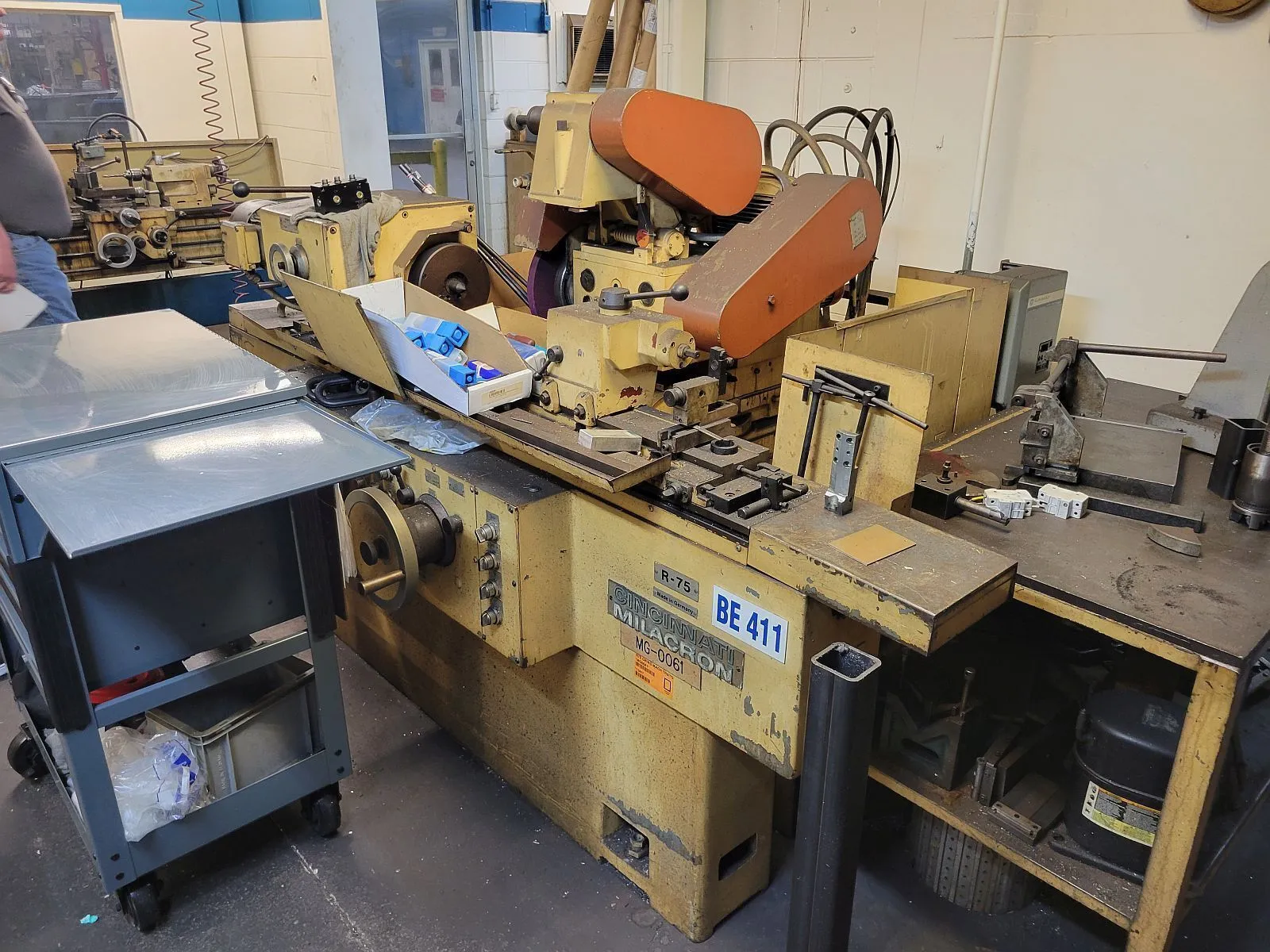 USED CINCINNATI MILACRON R-75