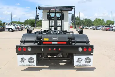 New | in-Stock 2025 MACK MD6 Hooklifts & Roll-Offs Texas US | Roll Off Truck World #1491879