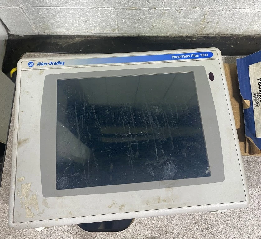 ALLEN BRADLEY 2711P-RP PANELVIEW PLUS 1000 T