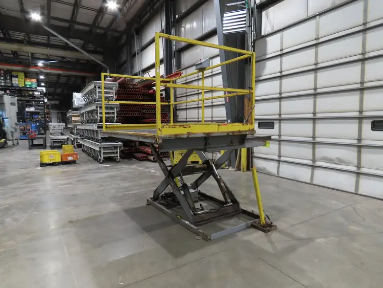 Used AMERICAN _UNKNOWN_ Misc Lifts | Arrow Industrial #611359