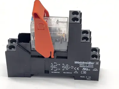 Used Weidmüller SRC-1 2CO 8869490000, RC1424AC4 8870180000 Relays & Switches Michigan US | Maverick Industrial Sales #1493876