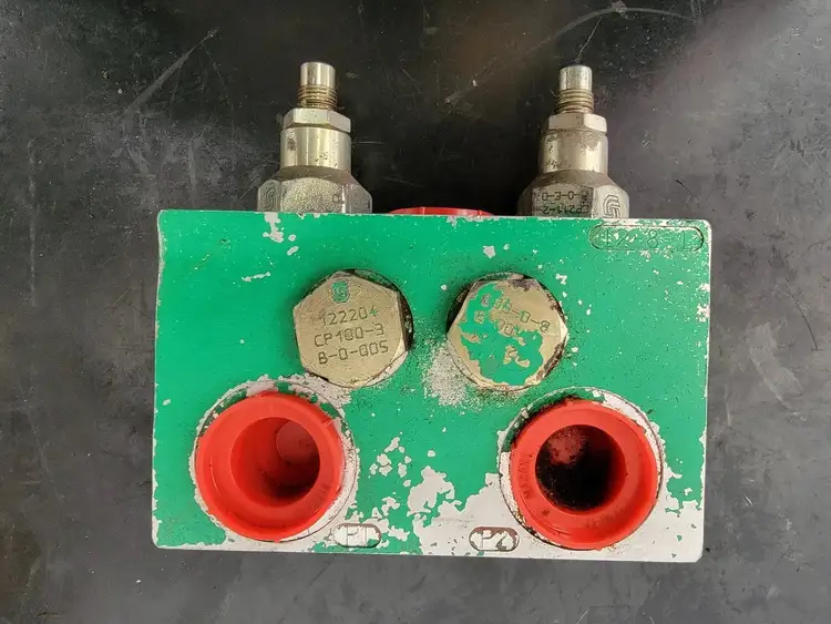 Used SAUER DANFOSS 1LLC1201B12S00000R2 Parts (Hydraulics and Pneumatics) British Columbia CA | Lenmark #265872
