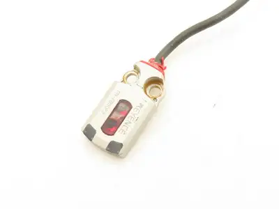 Keyence PR-FB30P3 Mini Photoelectric Sensor Flat Reflective 64" Cable  Lot of 4