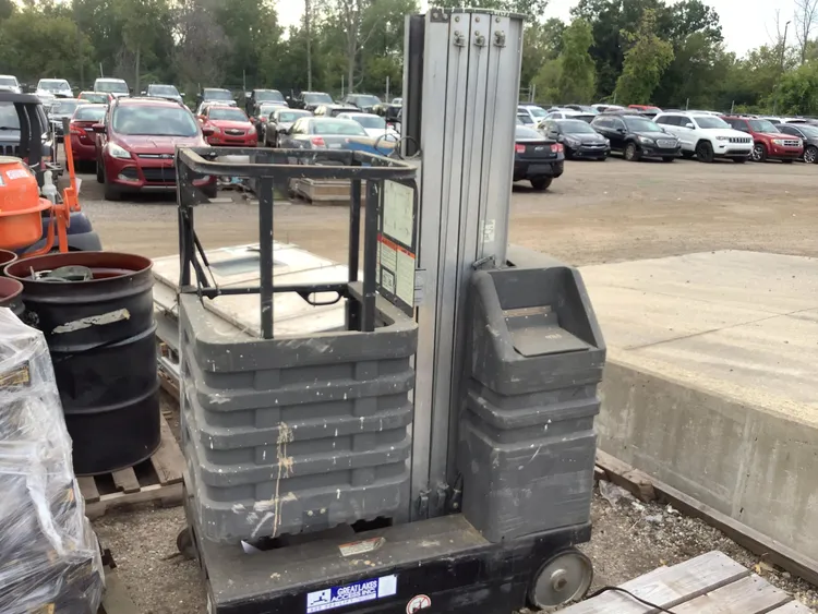 Used _UNKNOWN_ _UNKNOWN_ Vertical Mast Lifts Michigan US | Miedema Asset Management Group #1413862