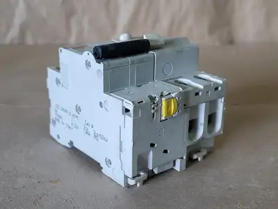 Used MERLIN GERIN C60N Switchgears British Columbia CA | Lenmark #239037