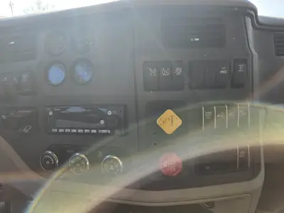 USED 2022 PETERBILT 567