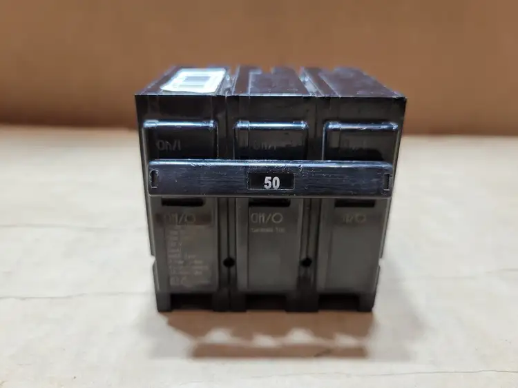 Used CUTLER-HAMMER BR350 Switchgears British Columbia CA | Lenmark #835695