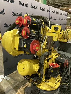 USED FANUC R-2000IB/210F + R30IB