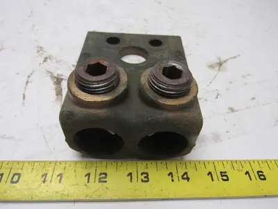 T&B Thomas & Betts Double Barrel Lug Connector For Conductor 500-750