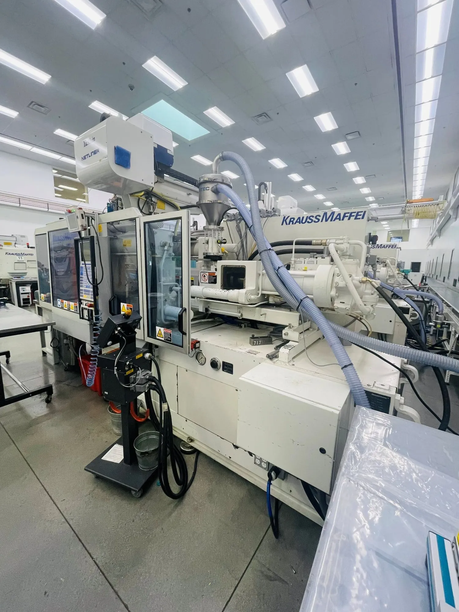 USED 2004 KRAUSS MAFFEI 2-COLOR KM110-220-260CZ