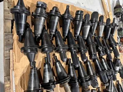 CAT 50 ASSORTED TOOLHOLDERS