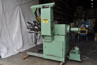 AIR FEEDS R-200 Uncoiler | Universal Press & Machinery (UPM) (7)