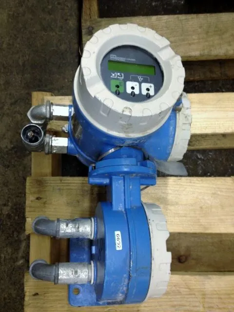 Used Endress Hausser 33FT80-MD1FD51F21A Temperature Control and Mixing Instruments Minnesota US | Peak Machinery, Inc. #289076