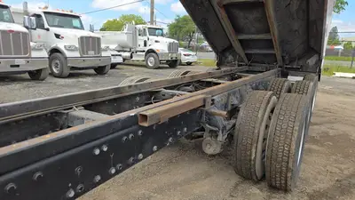 USED 2013 PETERBILT 386