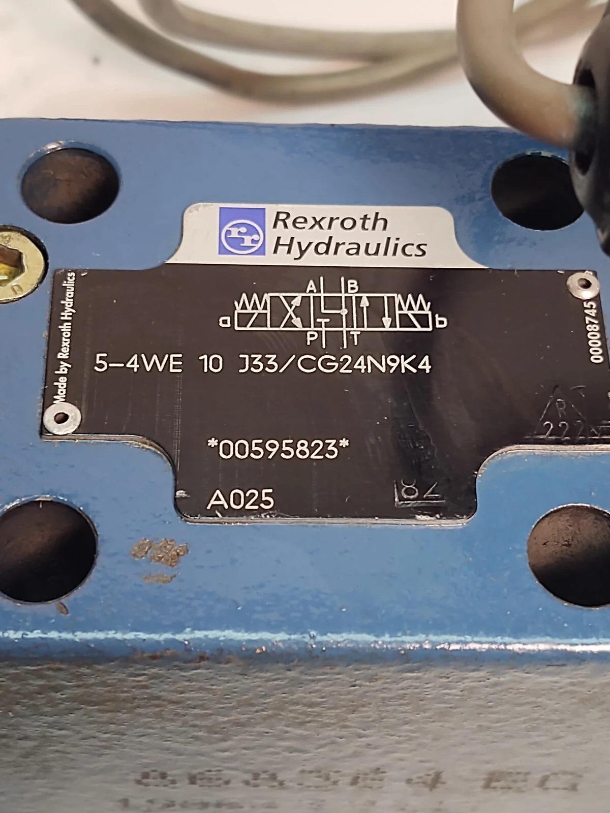 USED Rexroth 5-4WE-10-J33/CG24N9K4