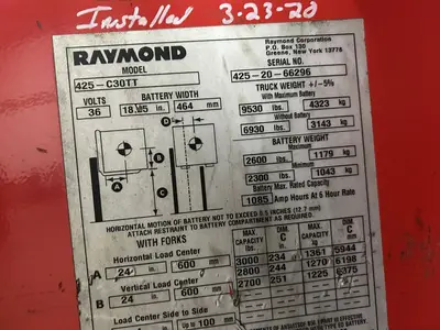 Used RAYMOND 425C30TT 3-Wheel Stand up Electric Counterbalance Forklifts Illinois US | Somerset Equipment Sales #1546207