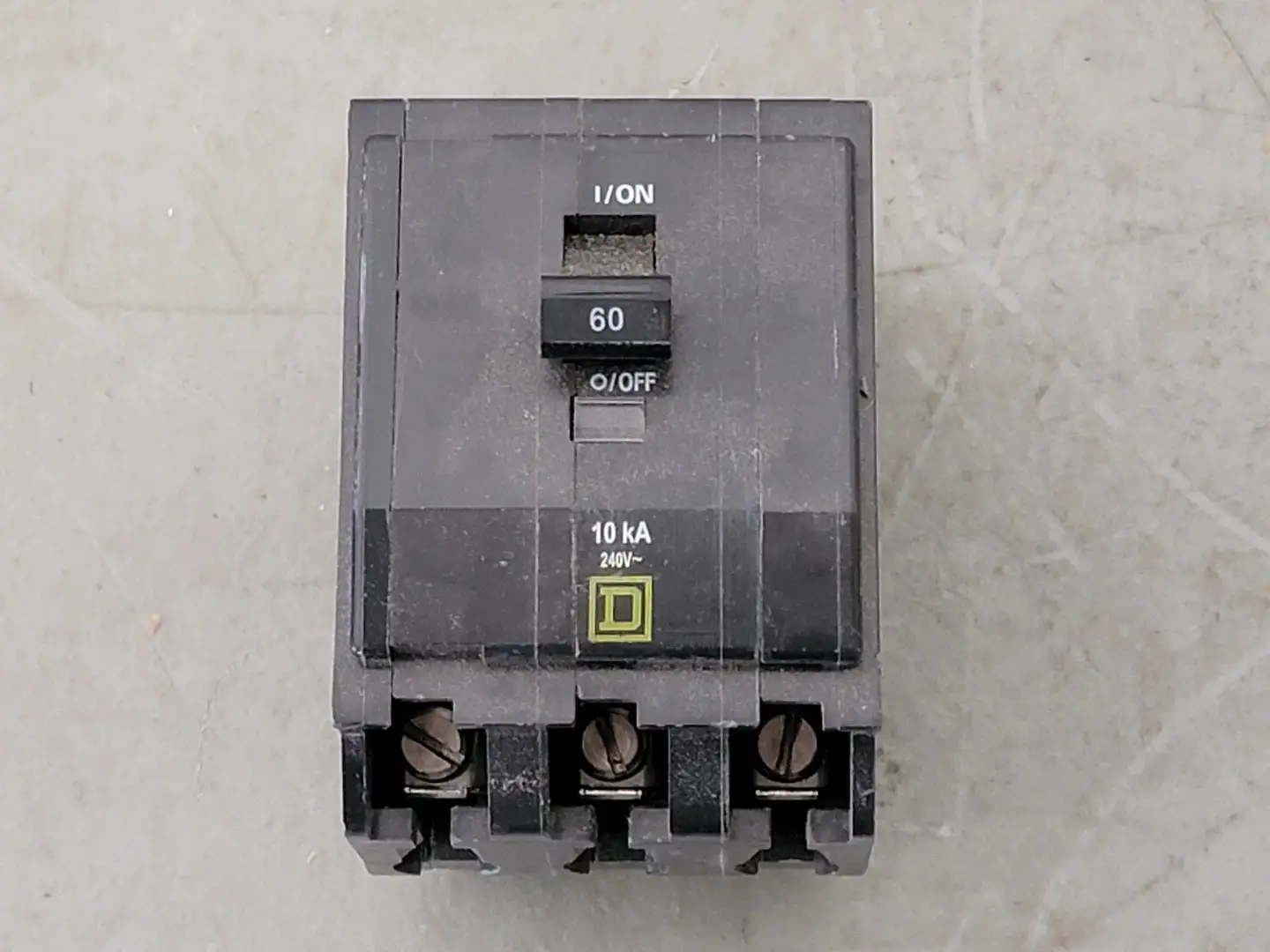 60 Amp, 3 Pole, 240 volts Circuit Breaker