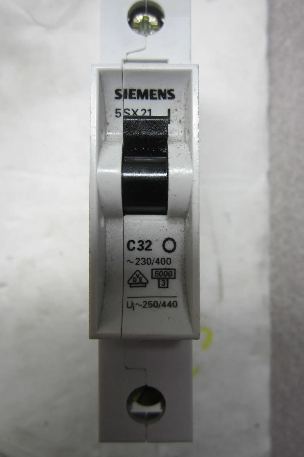 8 NEW SIEMENS 5SX21 C32 CIRCUIT BREAKERS