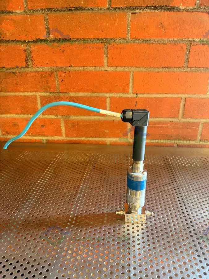 Used DYNISCO 2280EGKCA4P19 PRESSURE TRANSMITTER EXPLOSION PROOF 2500 PSIG Misc Electrical & Power Parts California US | Equipment Lab #1517840
