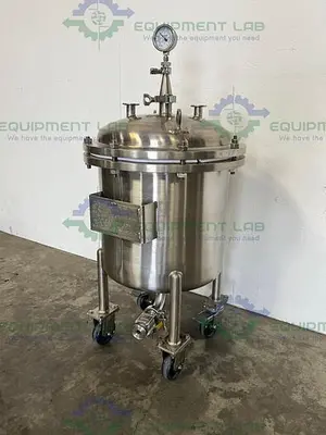 USED STEEL PRO T-2021 SB-575 CORROSION RESISTANT TANK 15 PSI W/ VALVE & GAUGE