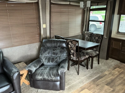 Used 2017 WILDWOOD LODGE 394FKDS Campers, Caravans, Motorhomes Michigan US | Miedema Asset Management Group #1402838