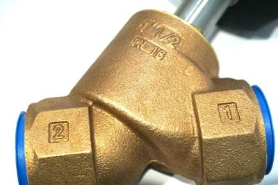 NEW ASCO 8290A063 BRASS VALVE 1-1/2" 60PSI C131208