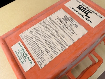 Used SCOTT CHIN STYLE GAS MASK 6030 Respirators / Ventilators Michigan US | Miedema Asset Management Group #1320847