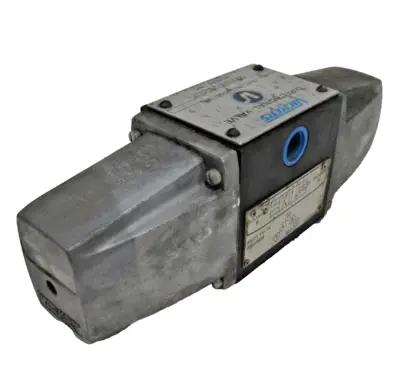 USED VICKERS DG 4S4 012N 50 DIRECTIONAL VALVE DG4S4012N50