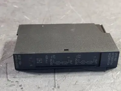 NEW SIEMENS 6ES7 132-4HB01-0AB0