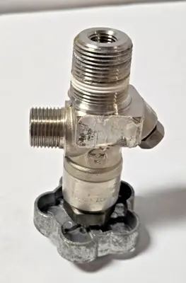 Rotarex Deodeux D20010437 CGA330 Oxygen Cylinder Gate Valve