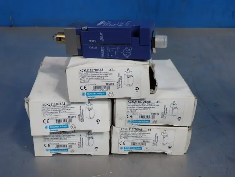 Used TELEMECANIQUE XCKJ1167DSA8 Relays & Switches Ohio US | HGR 24 #915932