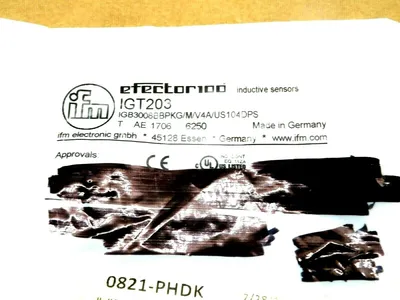 NEW IFM EFECTOR IGB3008BBPKG/M/V4A/US-104-DPS-IGT203 INDUCTIVE SENSOR IGT203